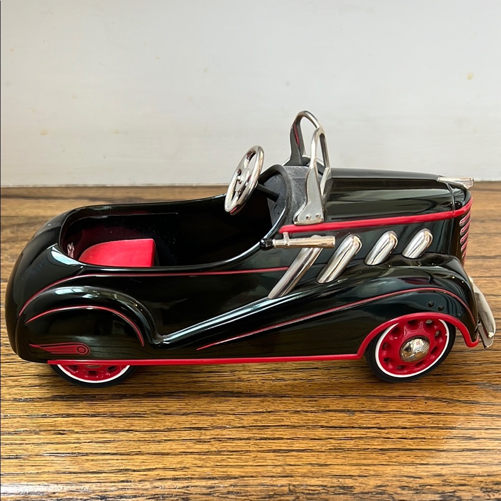 Hallmark Kiddie Car Classics - 1937 Steelcraft Auburn QHG9021